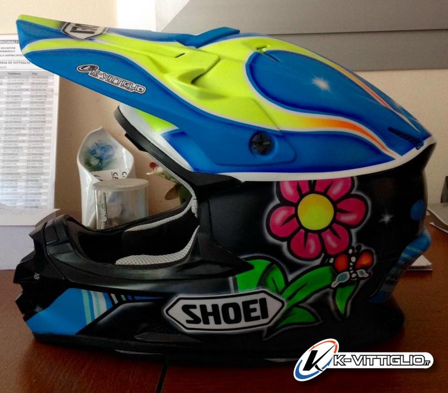 Casco da cross Shoei azzurro e giallo con fiori dipinti